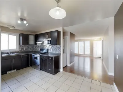 3431 42 ST NW photo 8
