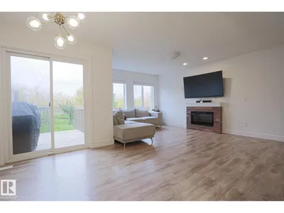 3833 ROBINS CR NW photo 6