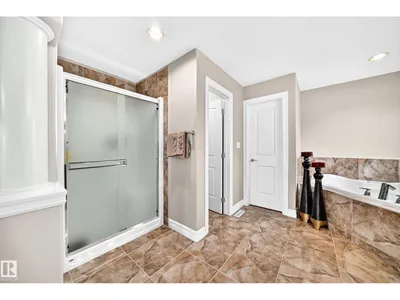7211 170 AV NW photo 44