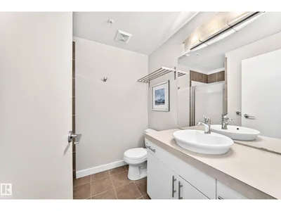 #703 10152 104 ST NW photo 23