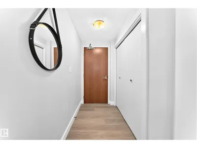 #703 10152 104 ST NW photo 6