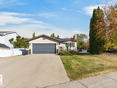 5502 48 AV photo 57