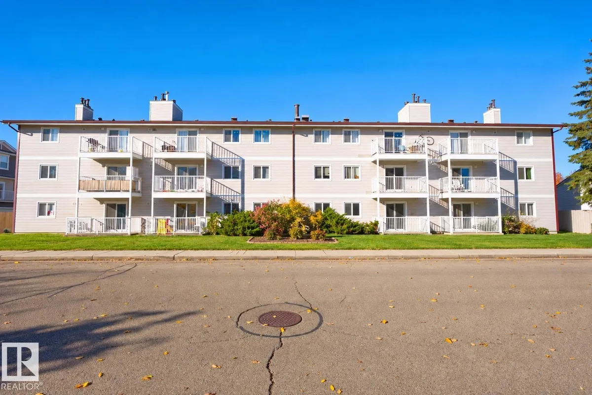 #106 10136 160 ST NW exterior