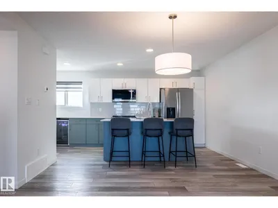 1273 MCLEOD AV photo 5