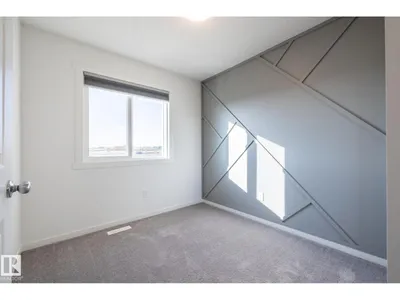 1273 MCLEOD AV photo 27