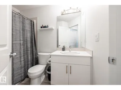 1273 MCLEOD AV photo 30