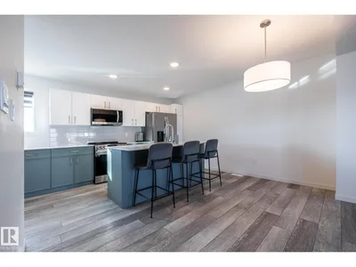 1273 MCLEOD AV photo 4