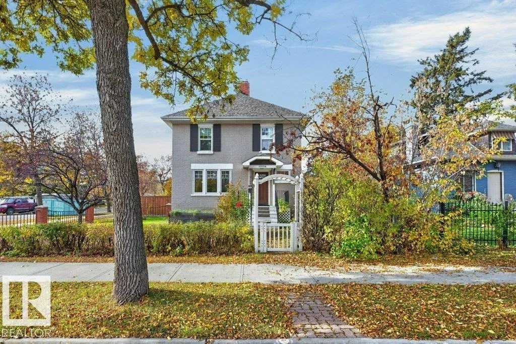 11204 127 ST NW exterior
