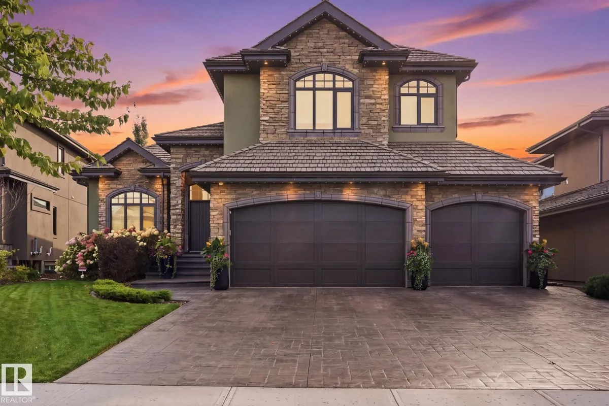 3 KINGSMEADE CR exterior