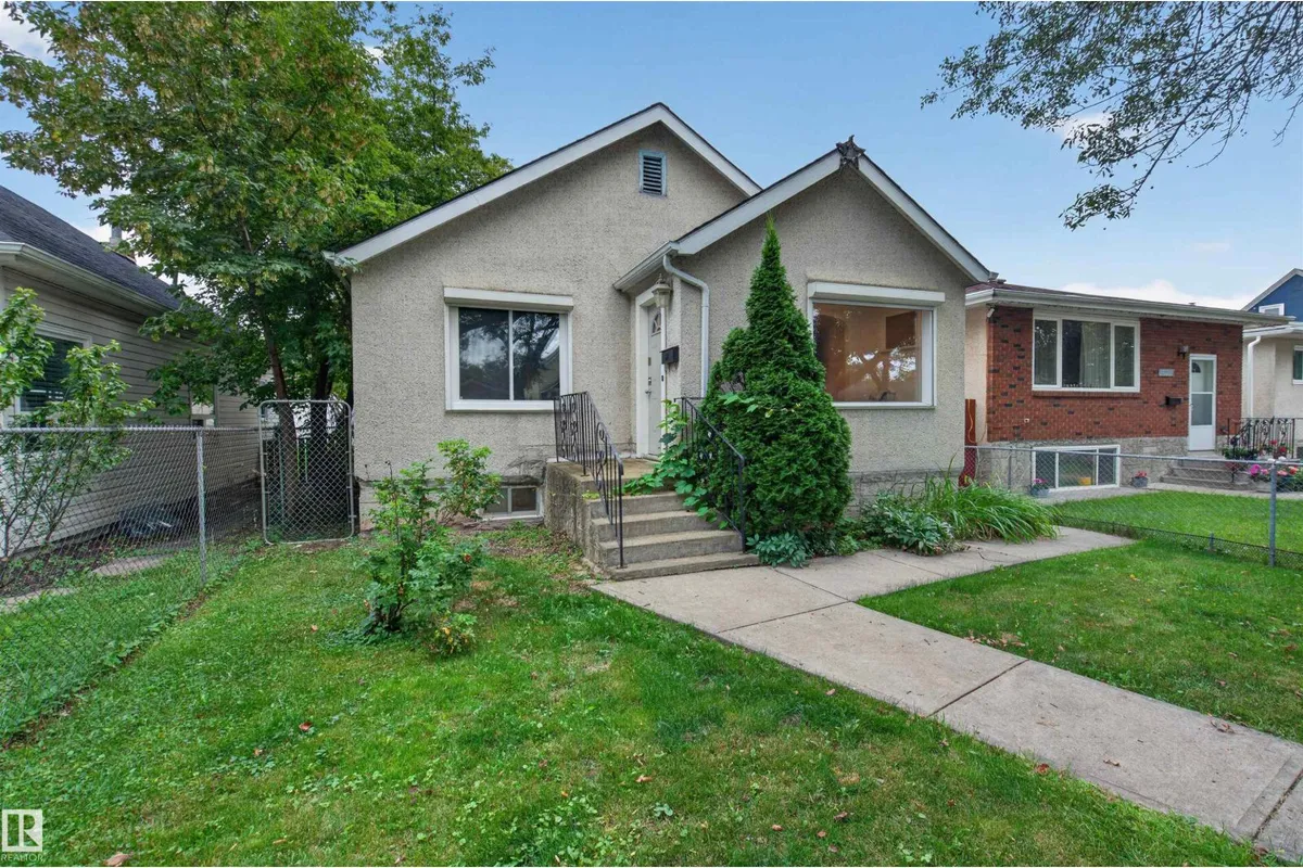 11431 88 ST NW exterior