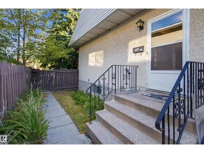 8945 78 AV NW photo 10