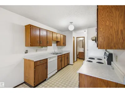 8945 78 AV NW photo 31