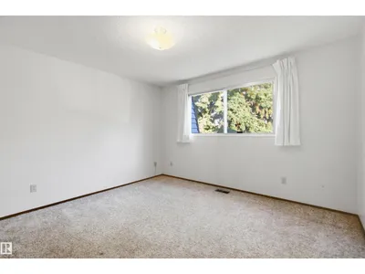 8945 78 AV NW photo 34