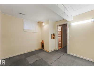 9256 148 ST NW photo 35