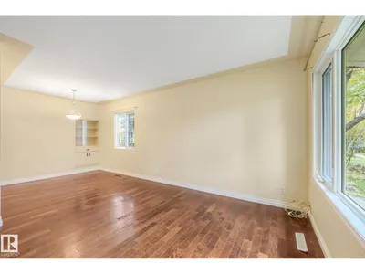 9256 148 ST NW photo 8