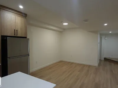 224 28 street SW photo 14
