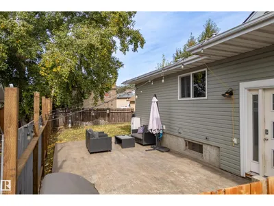 18024 73 AV NW photo 28