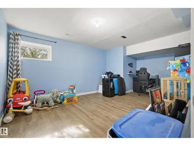 18024 73 AV NW photo 24