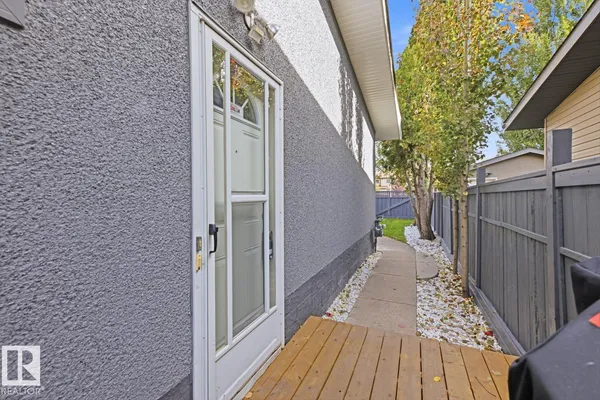 4727 105 ST NW photo 3