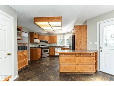 221 OCKENDEN PL NW photo 22