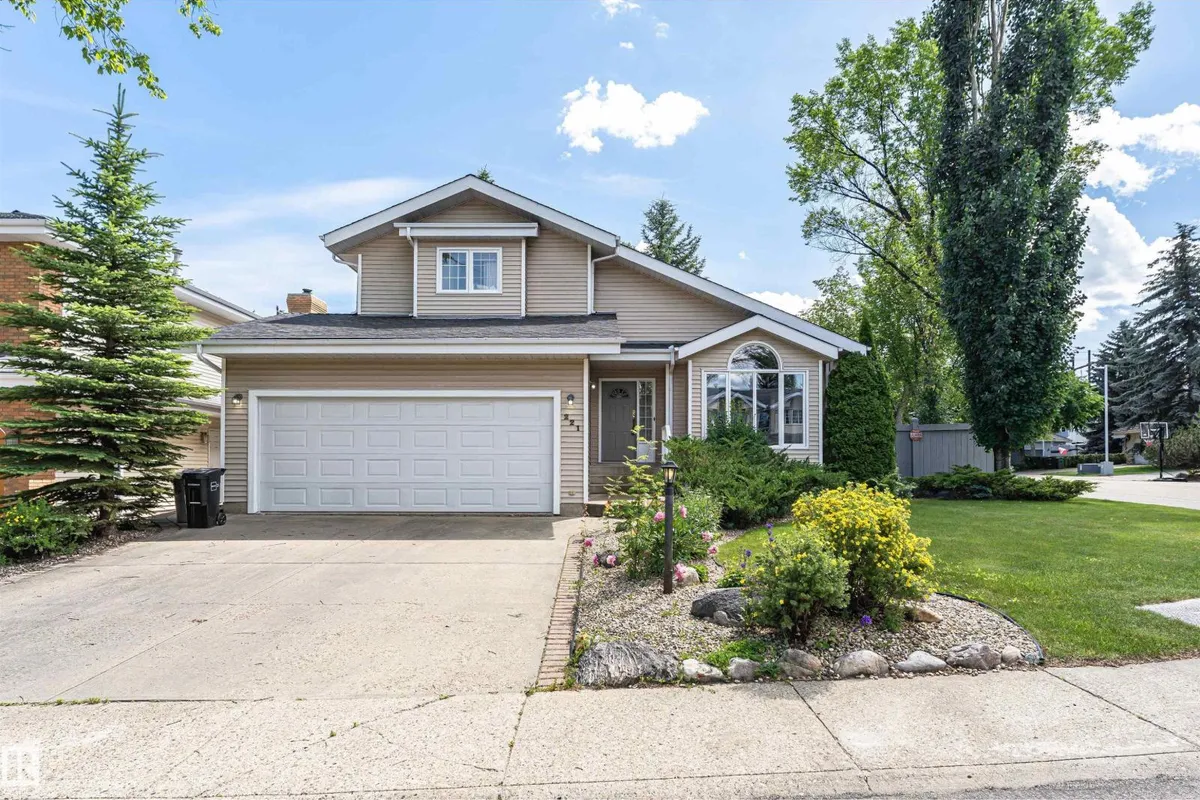 221 OCKENDEN PL NW exterior