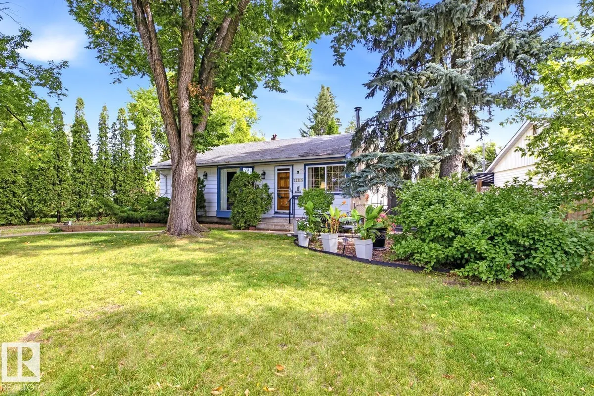 12115 141 ST NW exterior