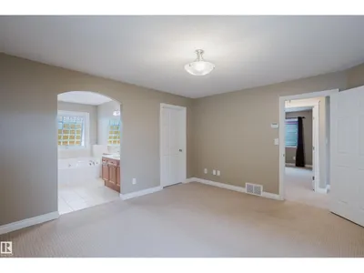 652 CRIMSON DR photo 34
