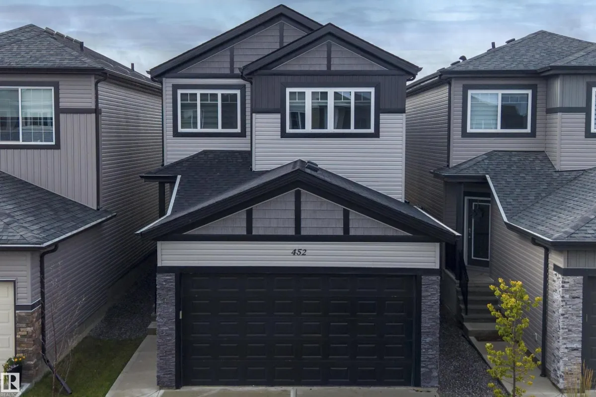 452 ROBERTS CR exterior