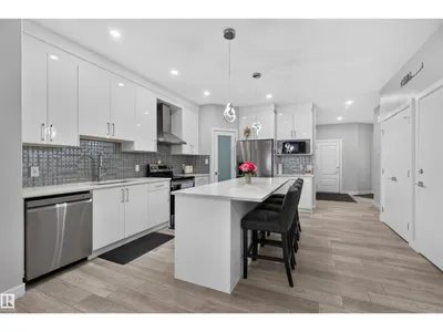 452 ROBERTS CR photo 11