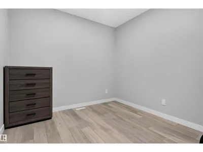 452 ROBERTS CR photo 12