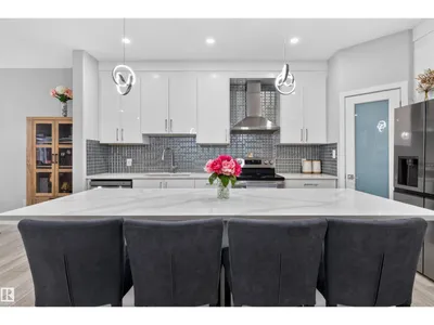 452 ROBERTS CR photo 9