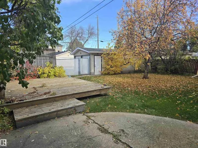 11736 43 AV NW photo 4