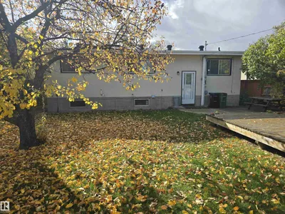 11736 43 AV NW photo 6