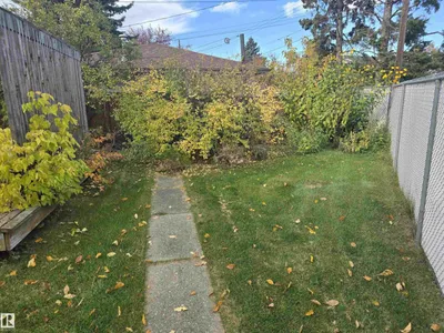 11736 43 AV NW photo 8