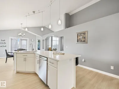 4115 58 ST photo 6