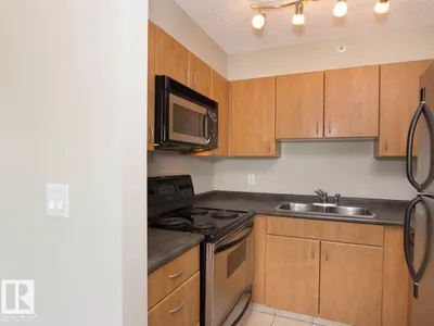 #1806 10303 105 ST NW photo 12