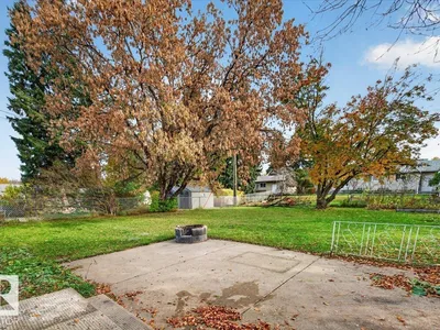 265 EVERGREEN ST photo 14