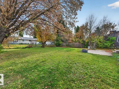 265 EVERGREEN ST photo 16