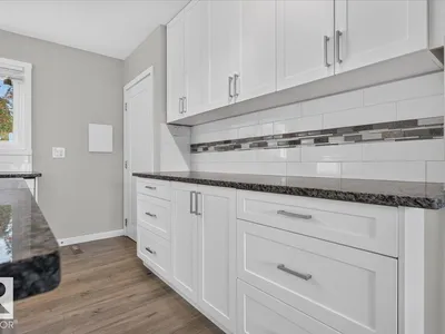 265 EVERGREEN ST photo 42