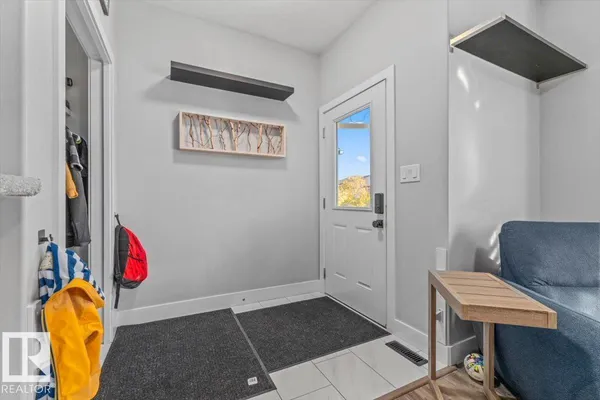 28 DAVIS ST photo 3
