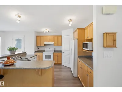4615 17 ST SW photo 12