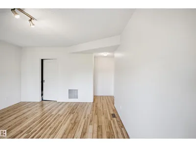 4615 17 ST SW photo 31