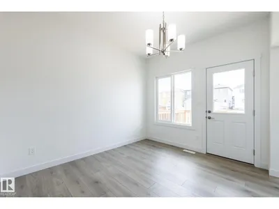 614 Ashgrove CI photo 14