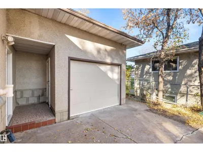 10428 64 AV NW NW photo 13