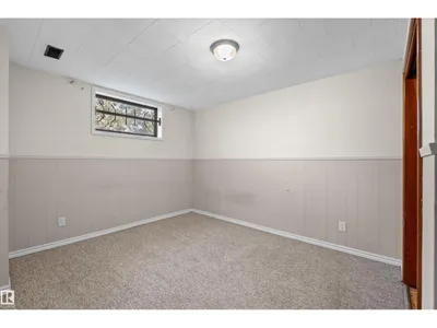 10428 64 AV NW NW photo 21