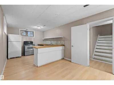 10428 64 AV NW NW photo 25