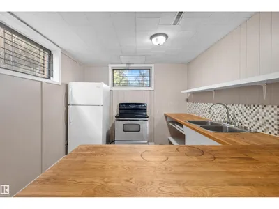 10428 64 AV NW NW photo 26
