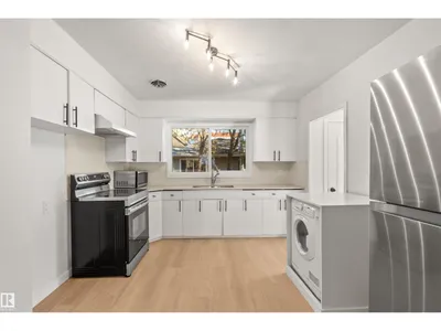 10428 64 AV NW NW photo 27