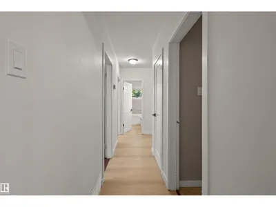 10428 64 AV NW NW photo 31