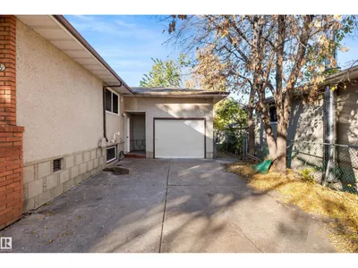 10428 64 AV NW NW photo 42